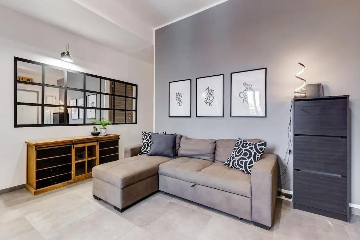 Bdc - Majestic 4-Bdr In Termini Apartment Rome Italy