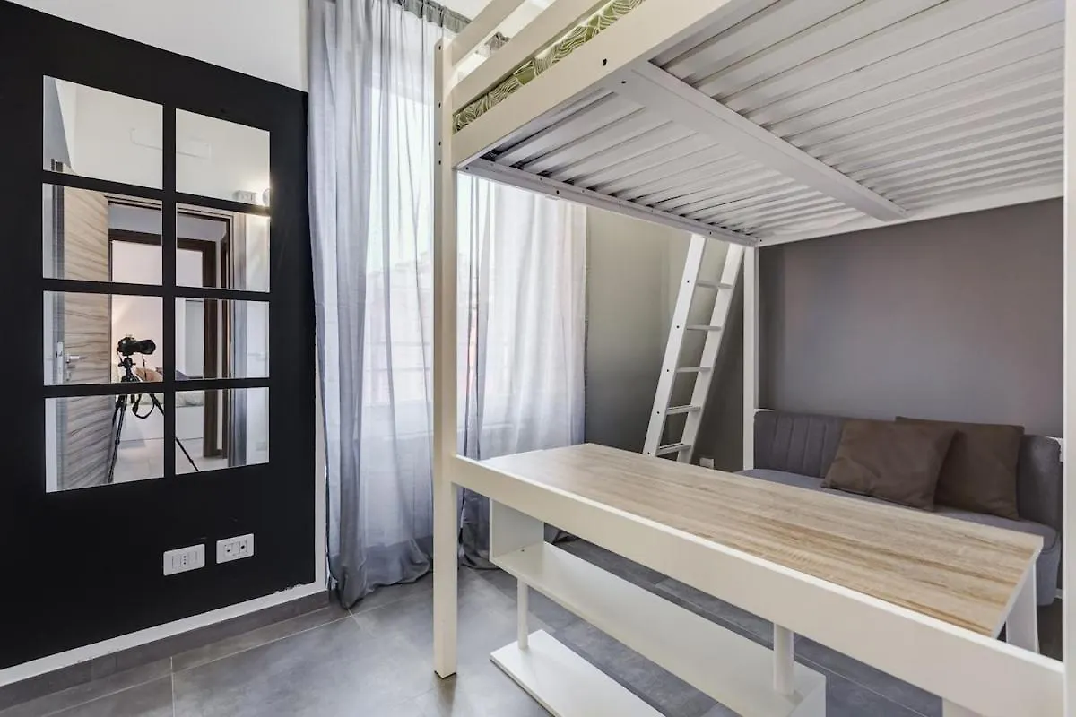 Bdc - Majestic 4-Bdr In Termini Apartment Rome 0*,  Italy