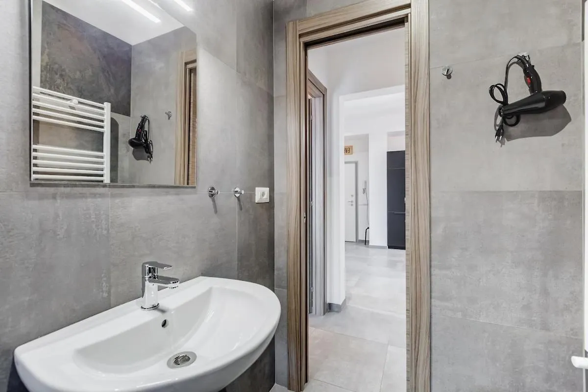 Bdc - Majestic 4-Bdr In Termini Apartment Rome Italy
