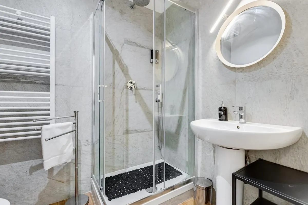 Bdc - Majestic 4-Bdr In Termini Apartment Rome 0*,